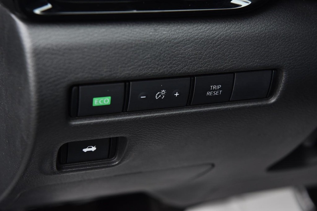 Nissan Sentra Vehicle Full-screen Gallery Image 10