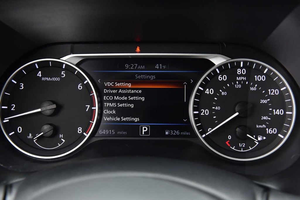 Nissan Sentra Vehicle Full-screen Gallery Image 11