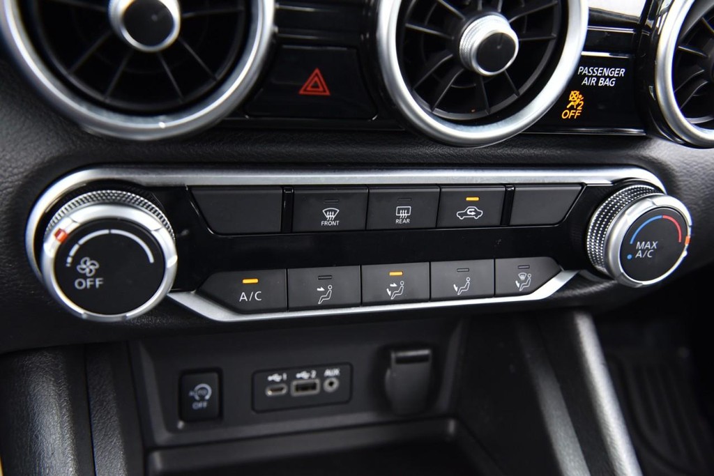 Nissan Sentra Vehicle Full-screen Gallery Image 14