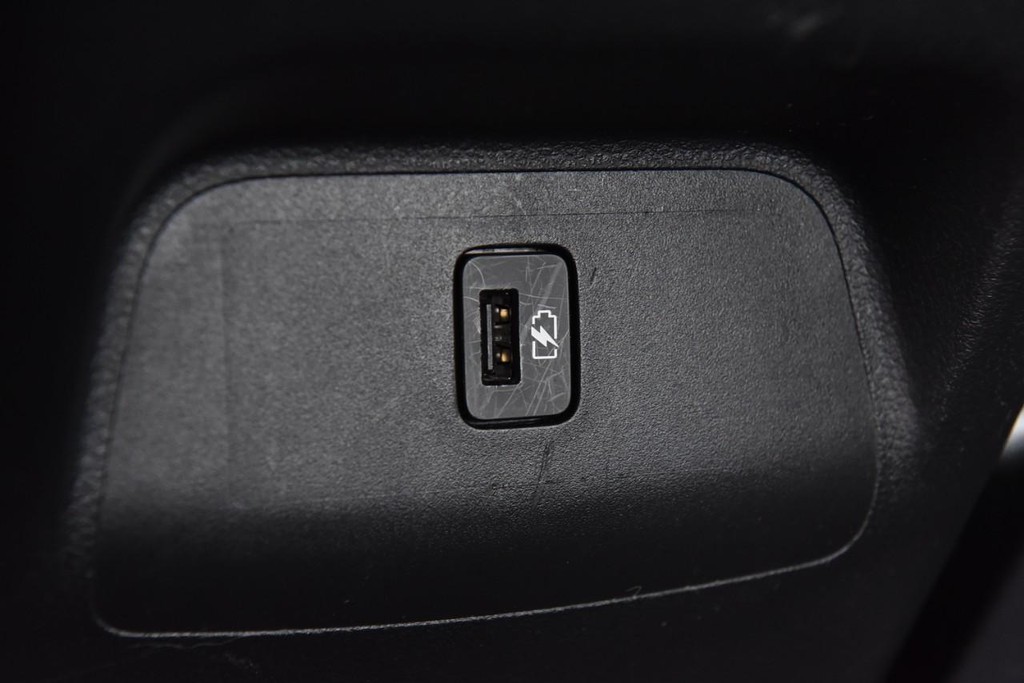 Nissan Sentra Vehicle Full-screen Gallery Image 21