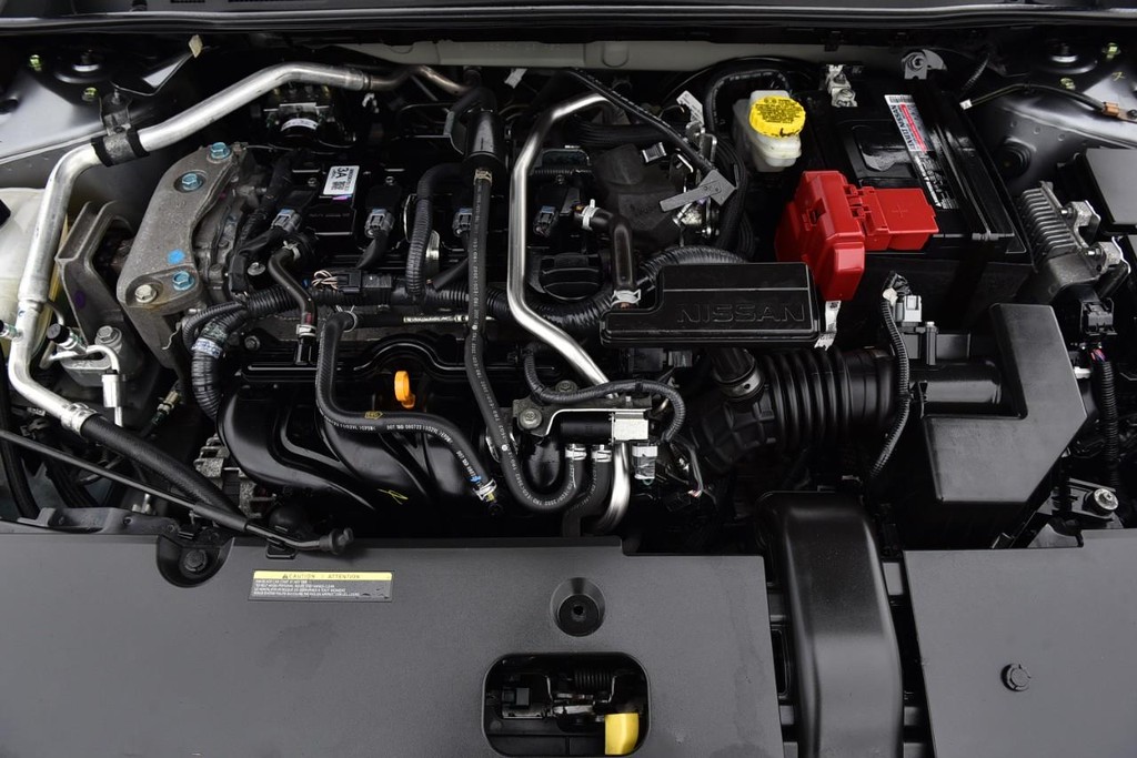 Nissan Sentra Vehicle Full-screen Gallery Image 23