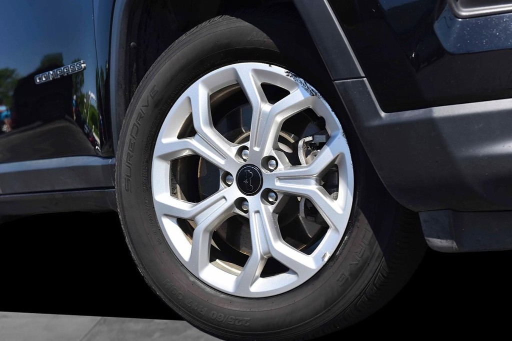 Jeep Compass Vehicle Image 03