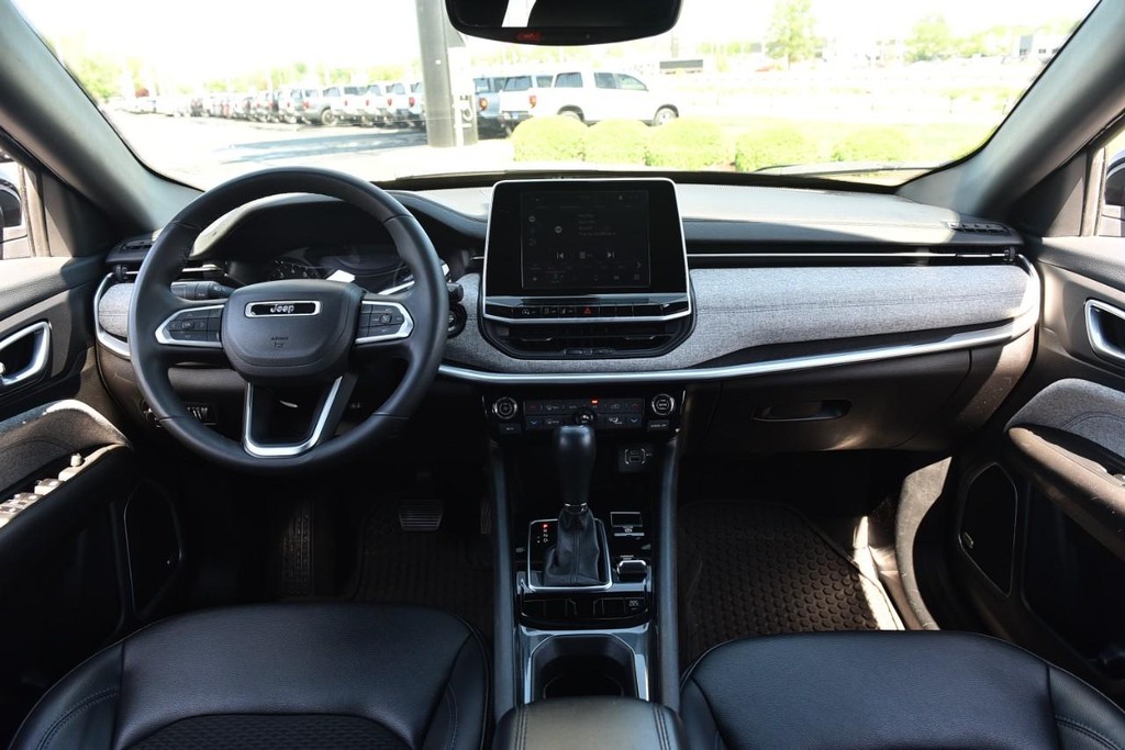 Jeep Compass Vehicle Image 07