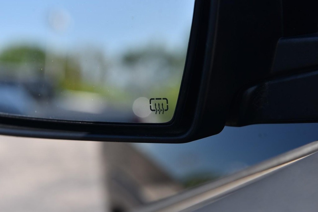 Jeep Compass Vehicle Image 10