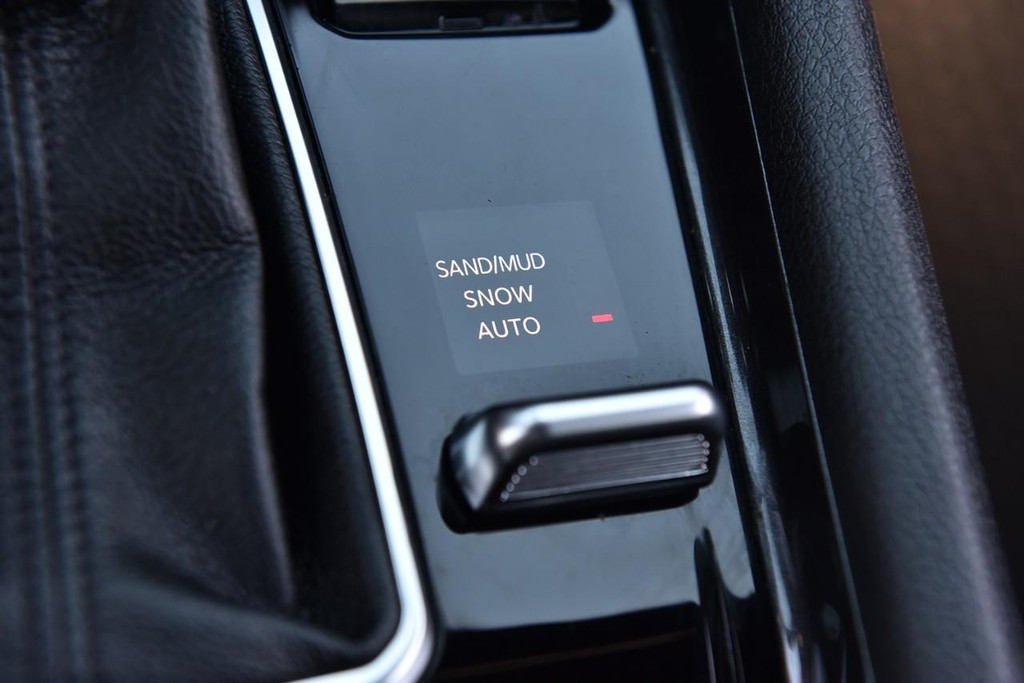 Jeep Compass Vehicle Image 18