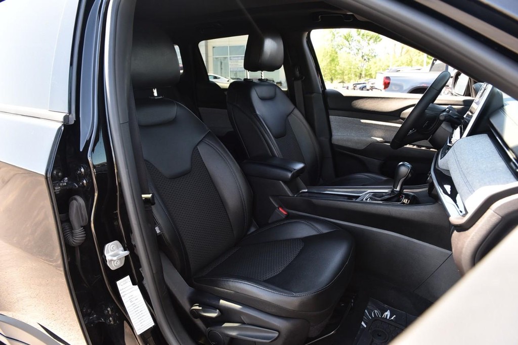 Jeep Compass Vehicle Image 22