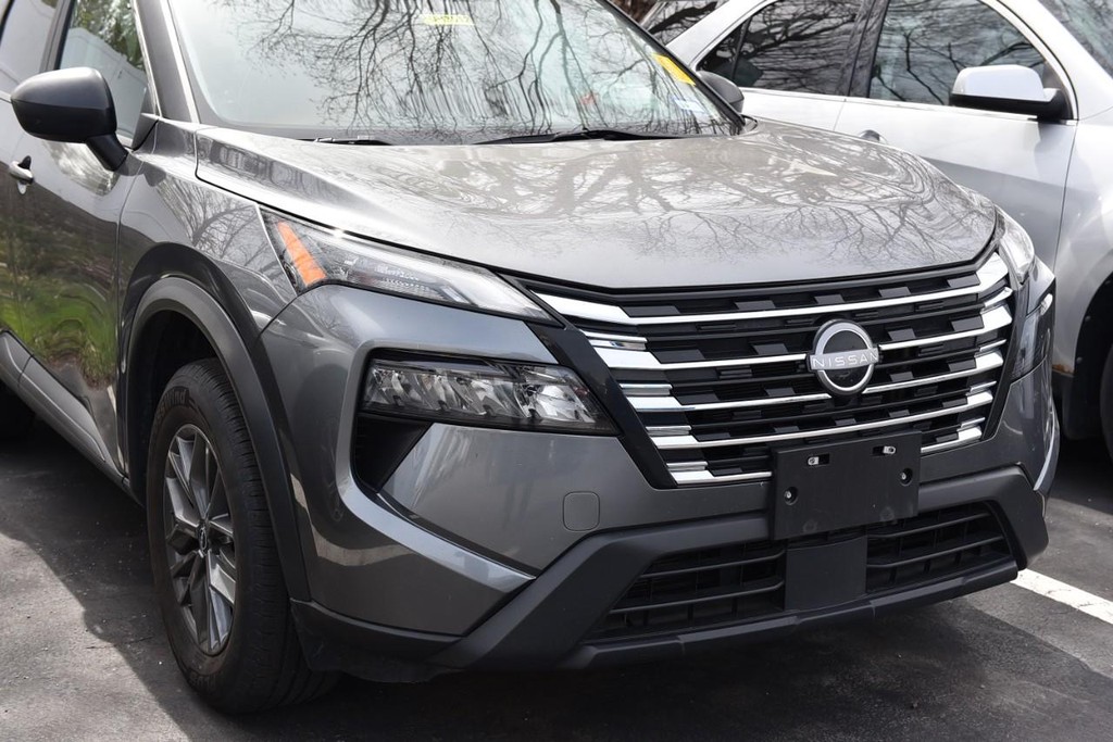 Nissan Rogue Vehicle Image 02