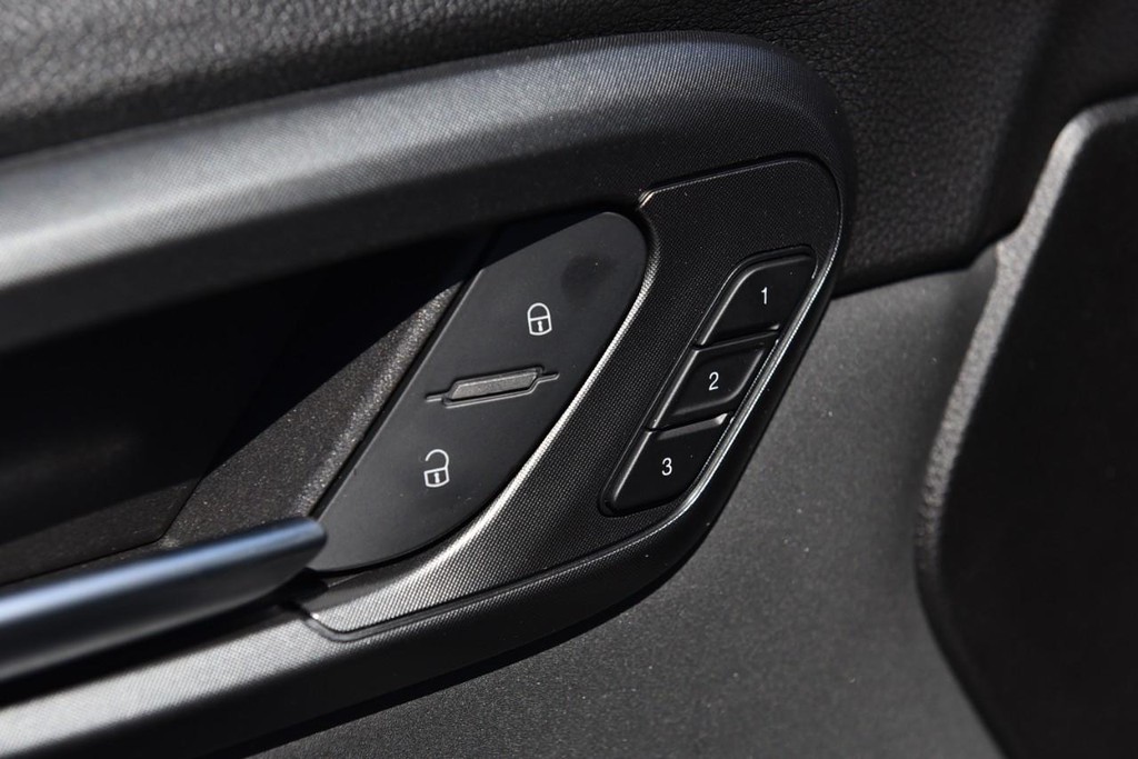 Dodge Hornet Vehicle Full-screen Gallery Image 9