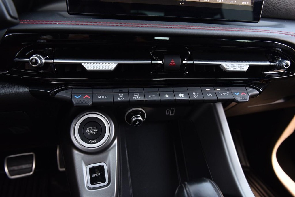 Dodge Hornet Vehicle Full-screen Gallery Image 15