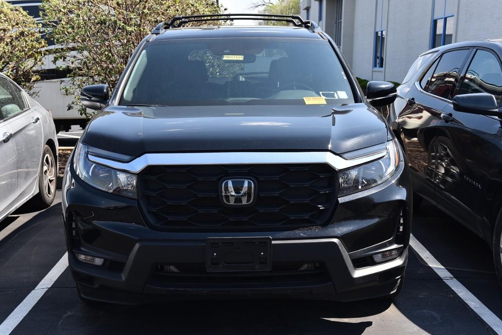 Honda Passport Vehicle Full-screen Gallery Image 3