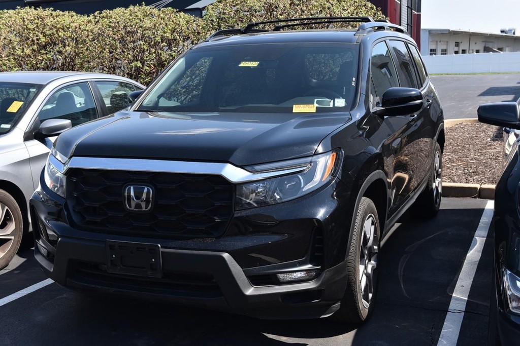Honda Passport Vehicle Full-screen Gallery Image 4