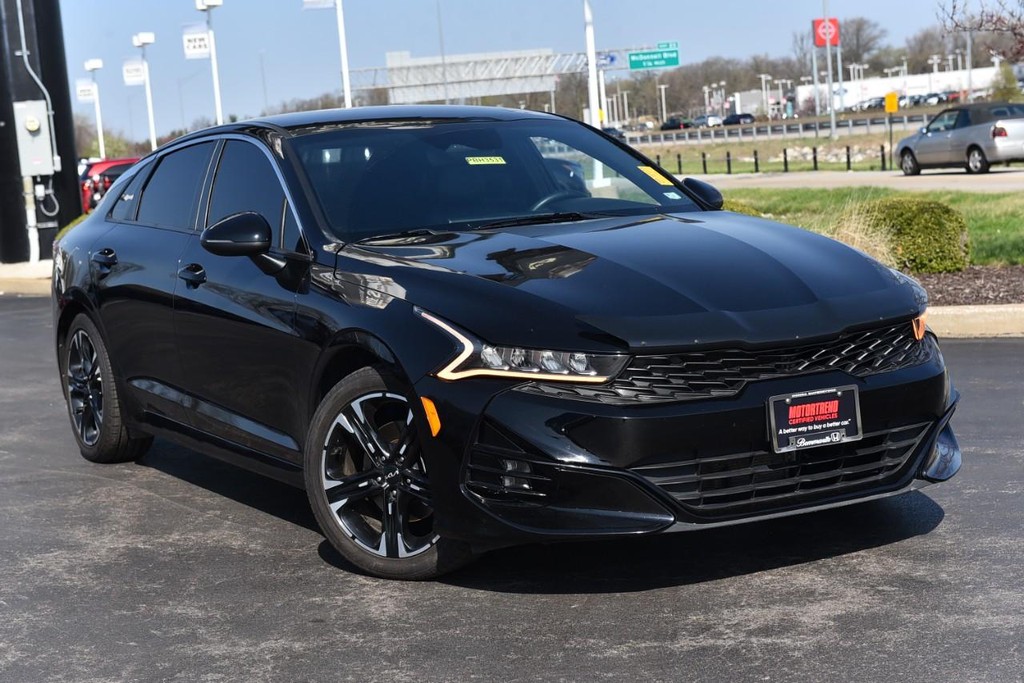 Kia K5 Vehicle Full-screen Gallery Image 2