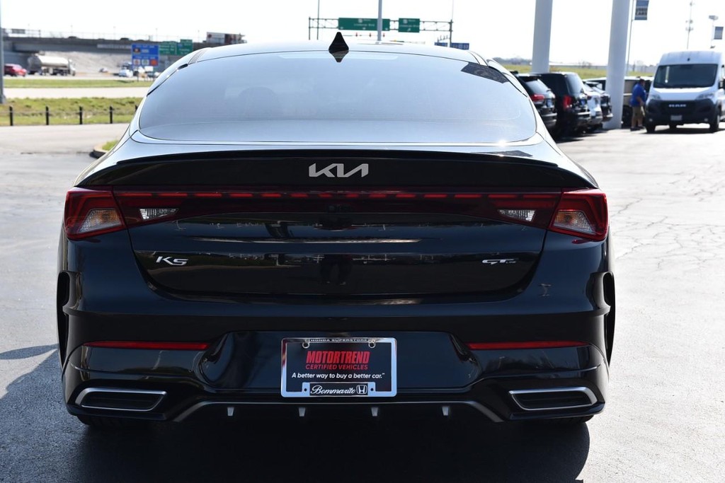 Kia K5 Vehicle Full-screen Gallery Image 6