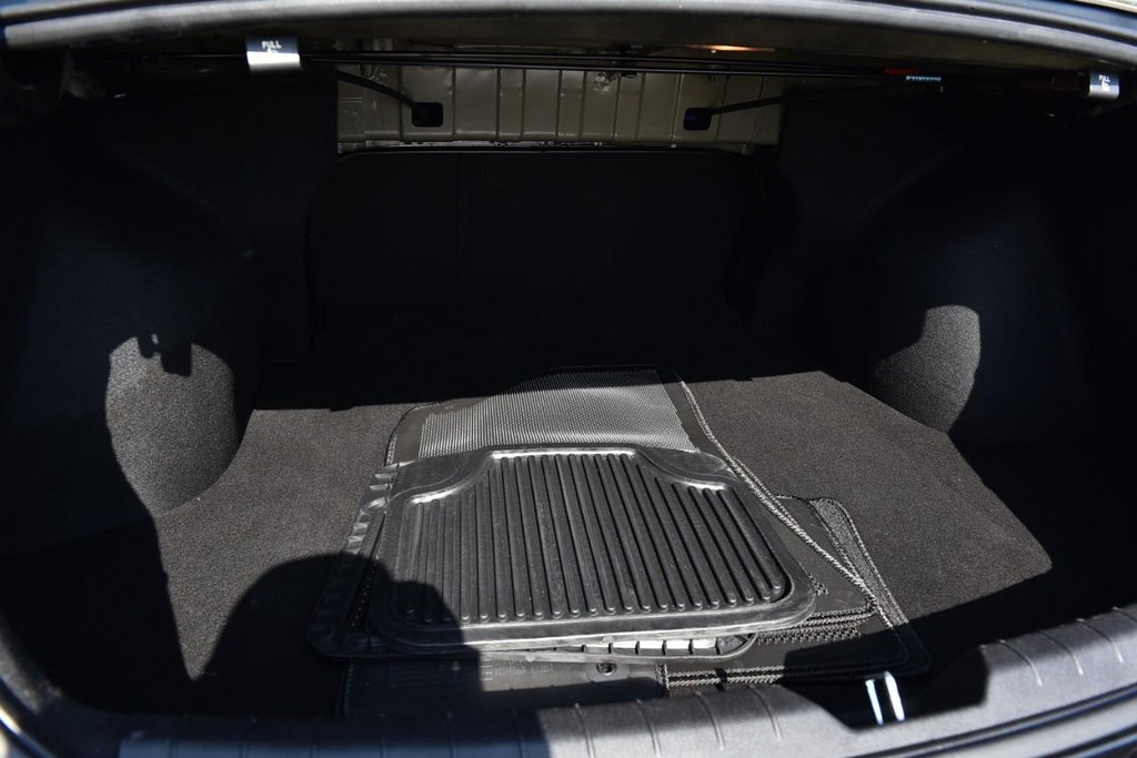 Kia K5 Vehicle Full-screen Gallery Image 23