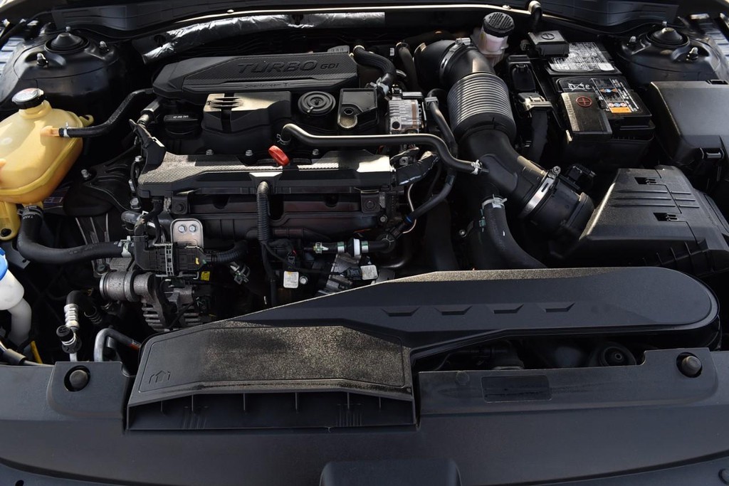 Kia K5 Vehicle Full-screen Gallery Image 24