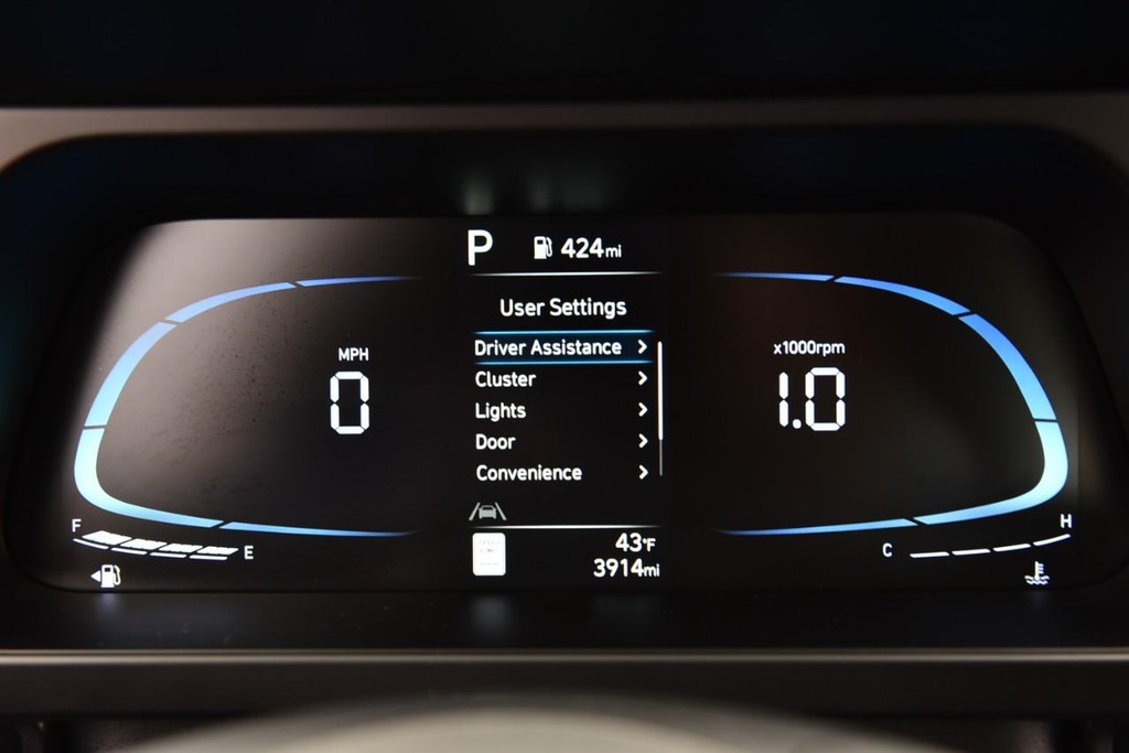 Hyundai Elantra Vehicle Full-screen Gallery Image 11