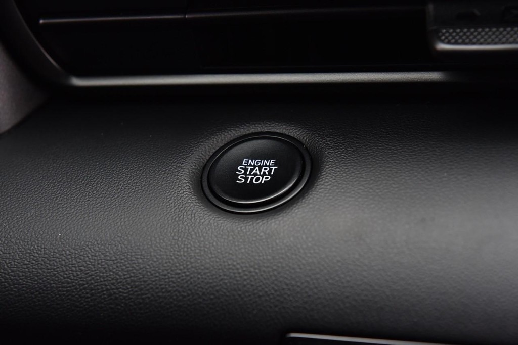 Hyundai Elantra Vehicle Full-screen Gallery Image 17