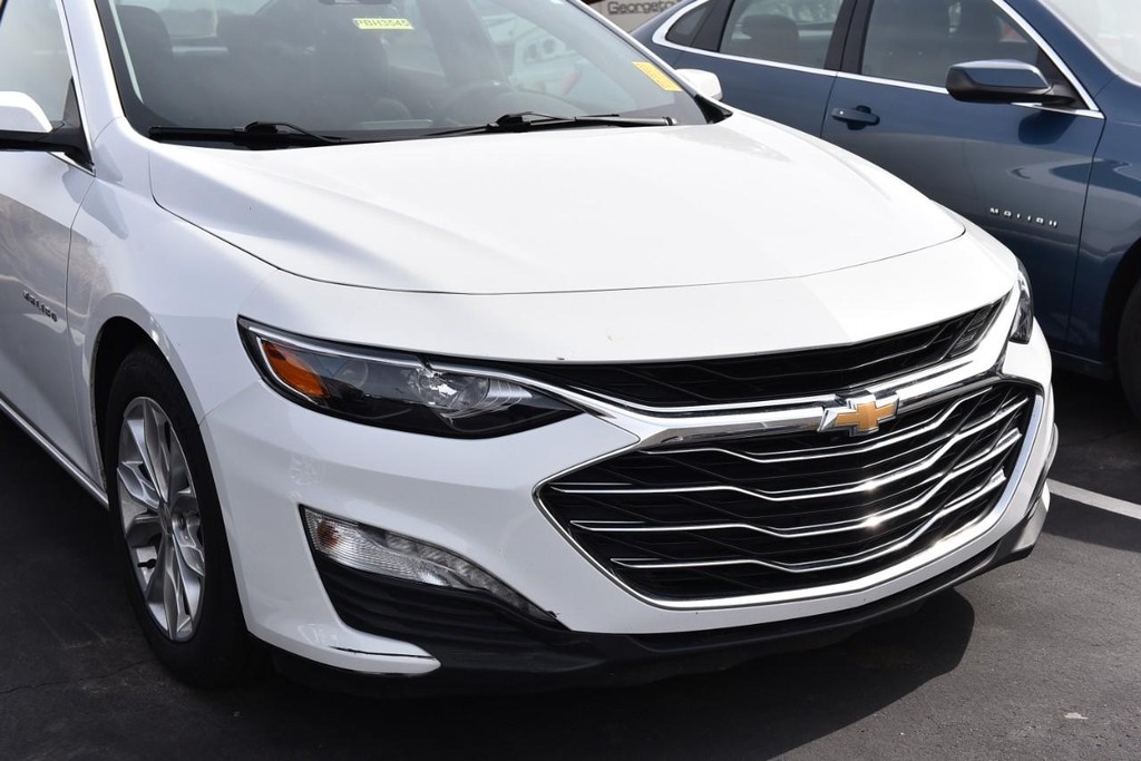 Chevrolet Malibu Vehicle Image 02