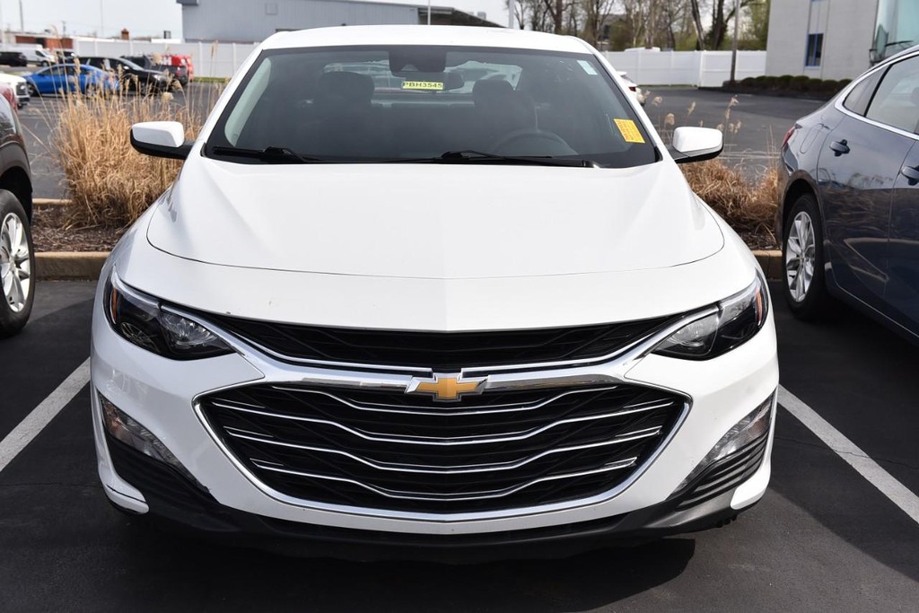 Chevrolet Malibu Vehicle Image 03