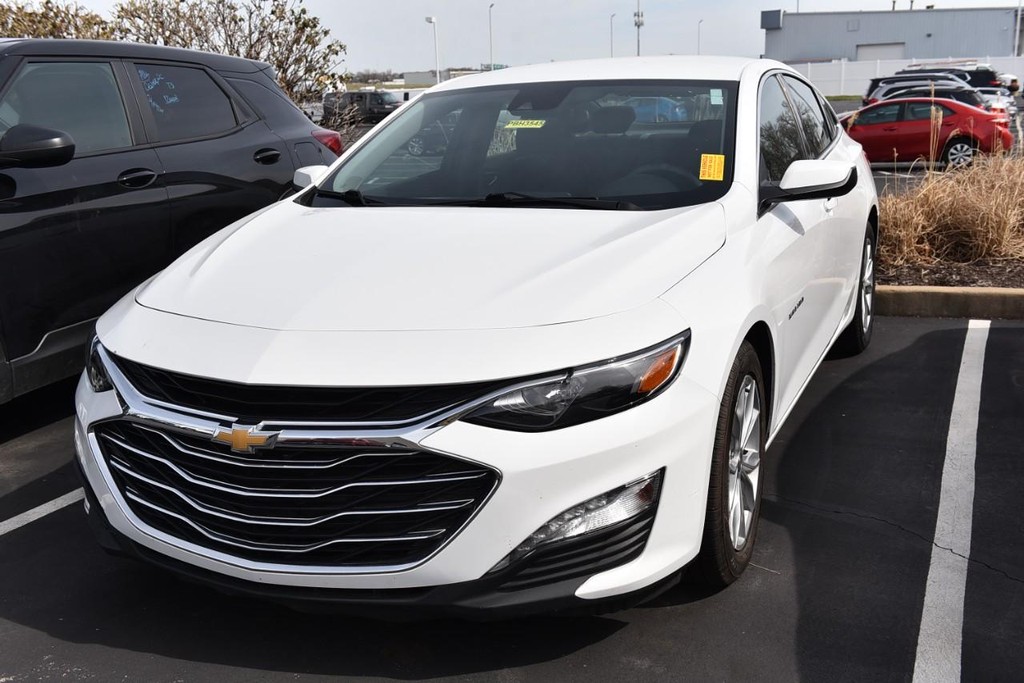 Chevrolet Malibu Vehicle Image 04