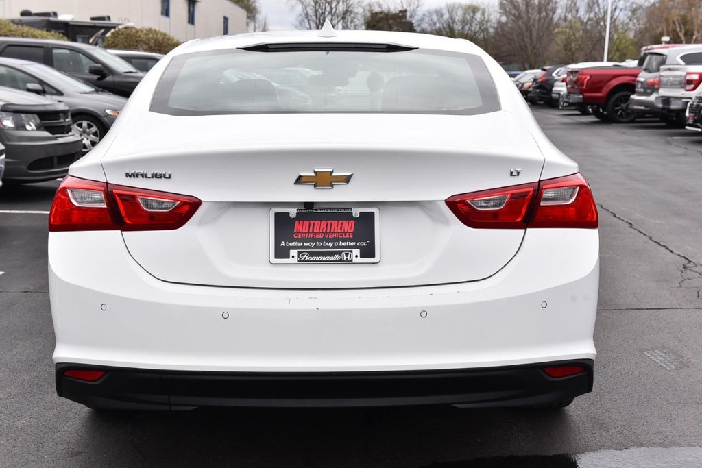 Chevrolet Malibu Vehicle Full-screen Gallery Image 6