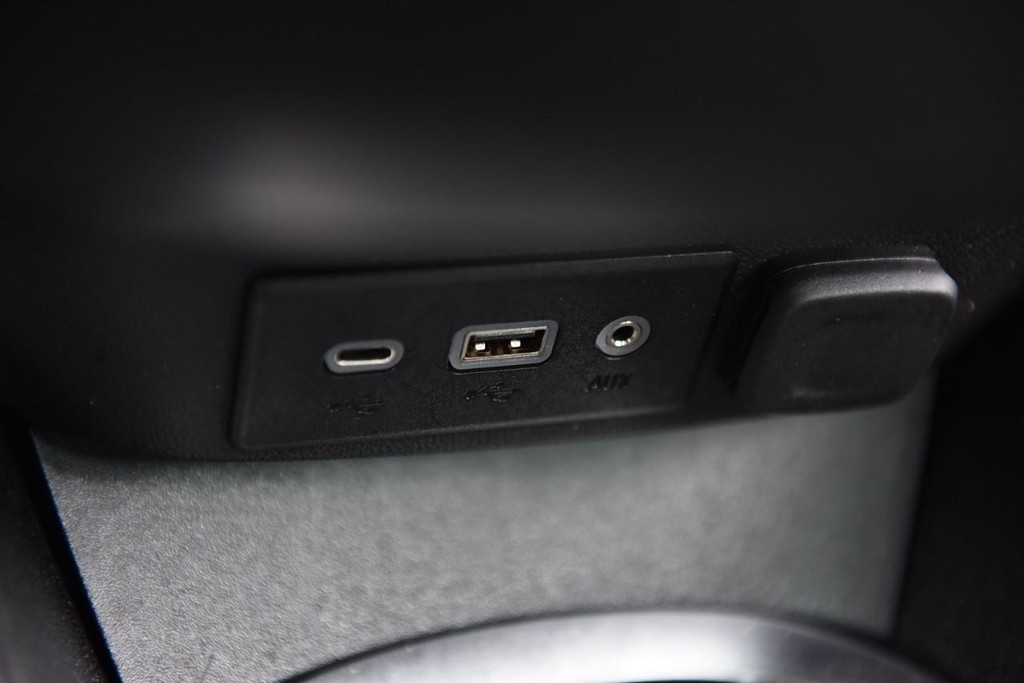 Chevrolet Malibu Vehicle Full-screen Gallery Image 14