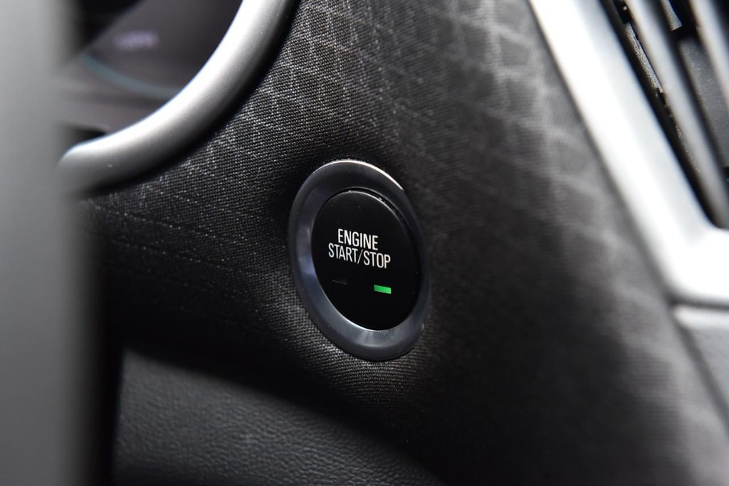 Chevrolet Malibu Vehicle Full-screen Gallery Image 15