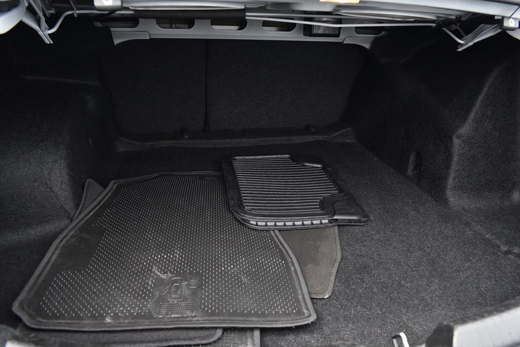 Chevrolet Malibu Vehicle Full-screen Gallery Image 21