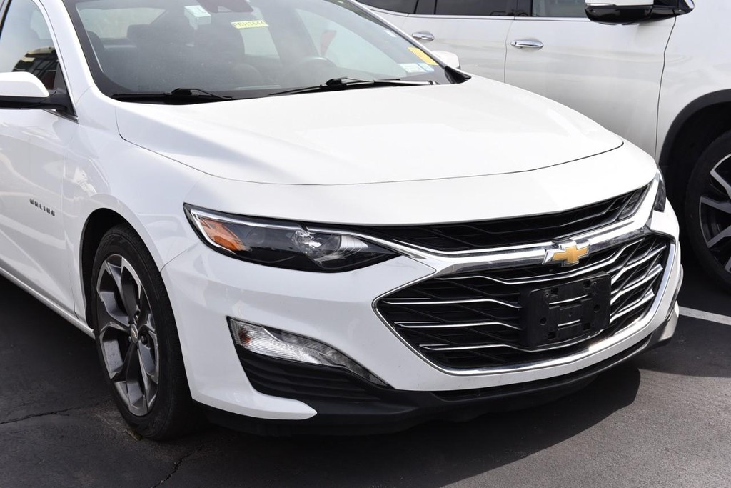 Chevrolet Malibu Vehicle Image 02