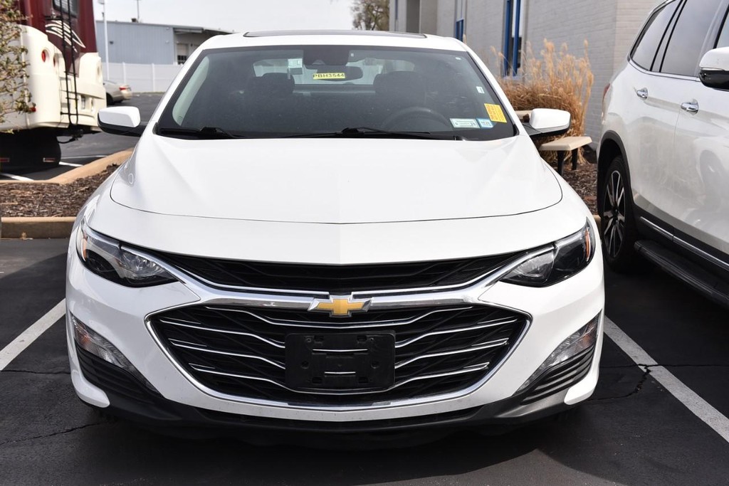 Chevrolet Malibu Vehicle Image 03