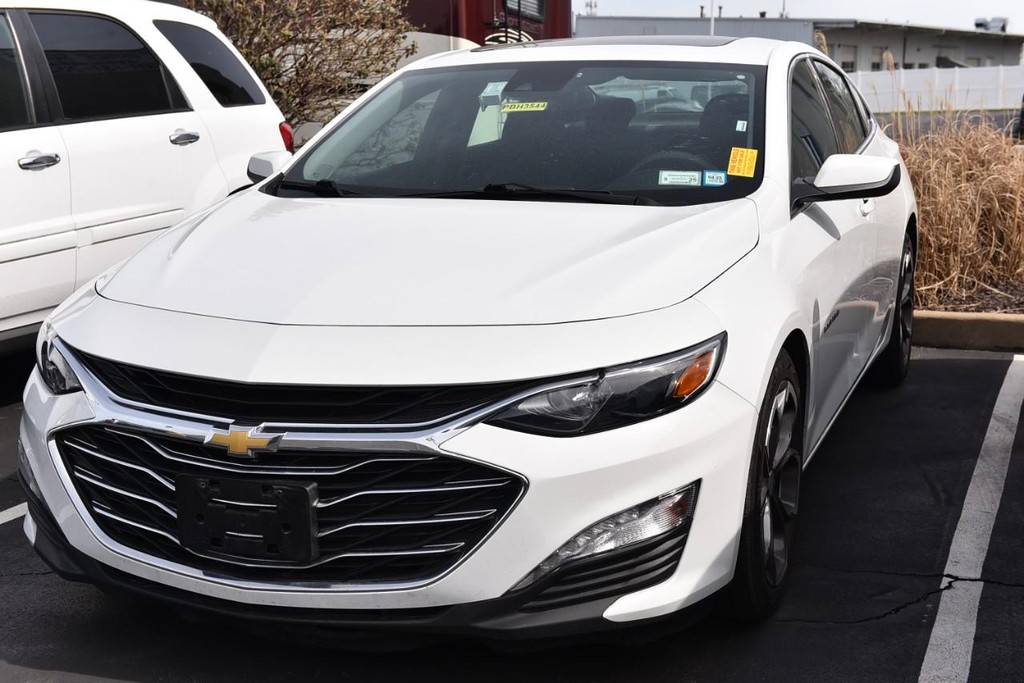 Chevrolet Malibu Vehicle Image 04