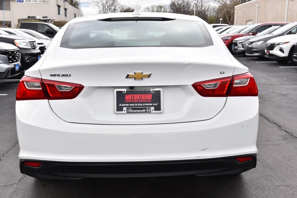 Chevrolet Malibu Vehicle Full-screen Gallery Image 6