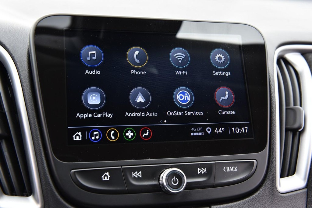 Chevrolet Malibu Vehicle Full-screen Gallery Image 12