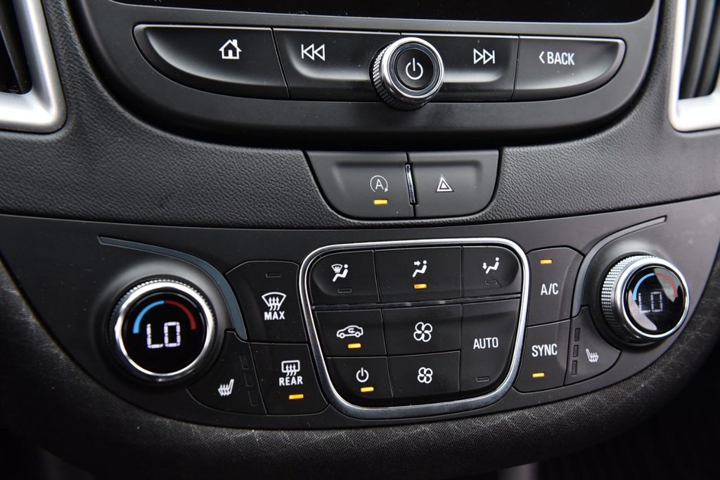 Chevrolet Malibu Vehicle Full-screen Gallery Image 13