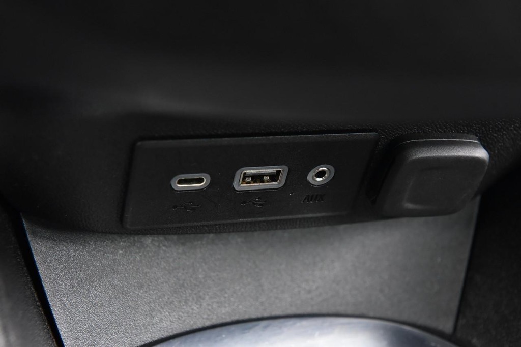 Chevrolet Malibu Vehicle Full-screen Gallery Image 14