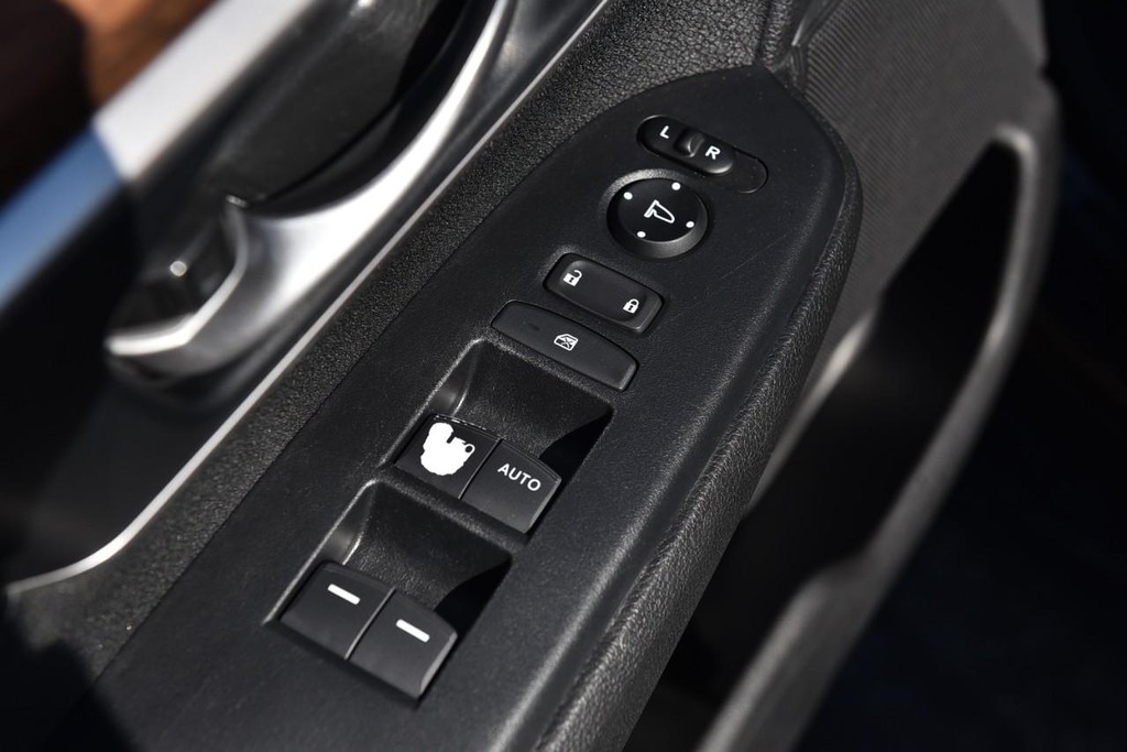 Honda CR-V Vehicle Image 08