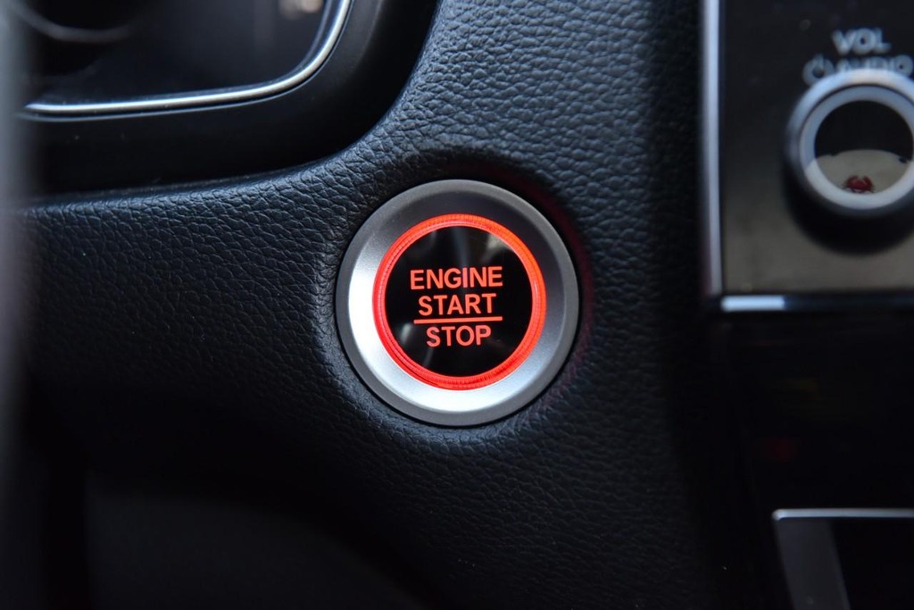 Honda CR-V Vehicle Image 18