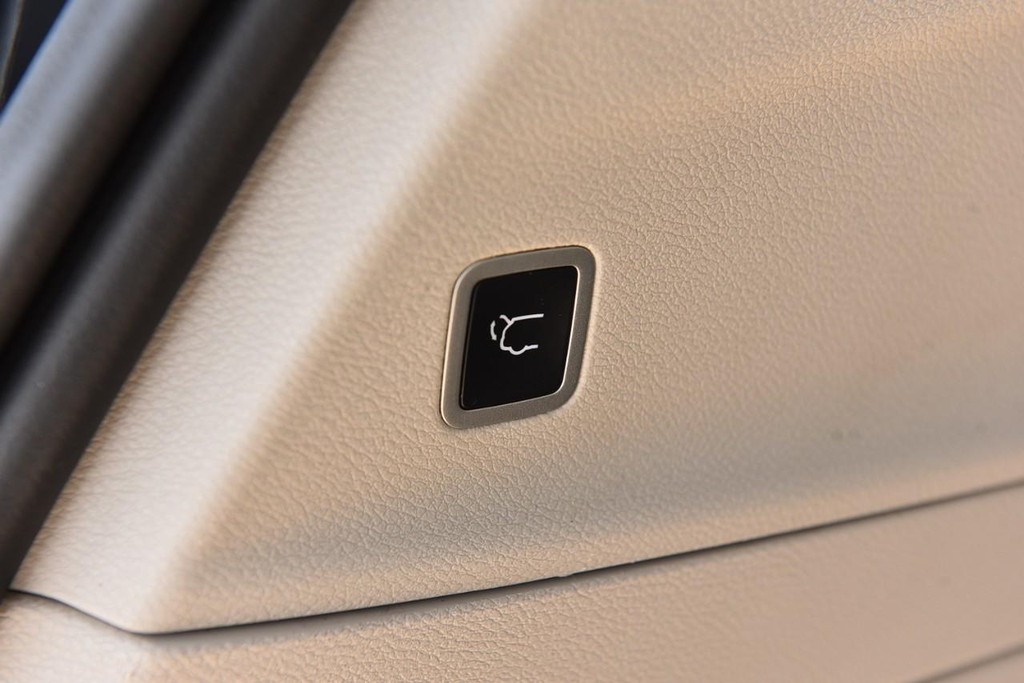 Chrysler Pacifica Vehicle Image 27