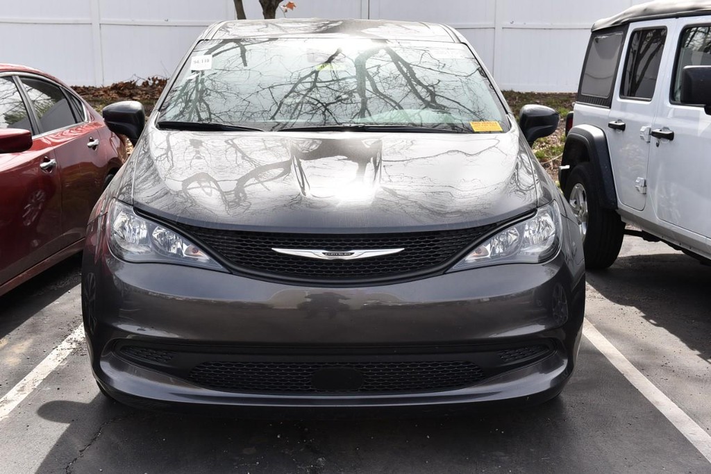 Chrysler Voyager Vehicle Image 03