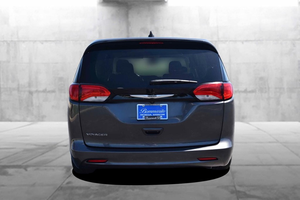 Chrysler Voyager Vehicle Image 06