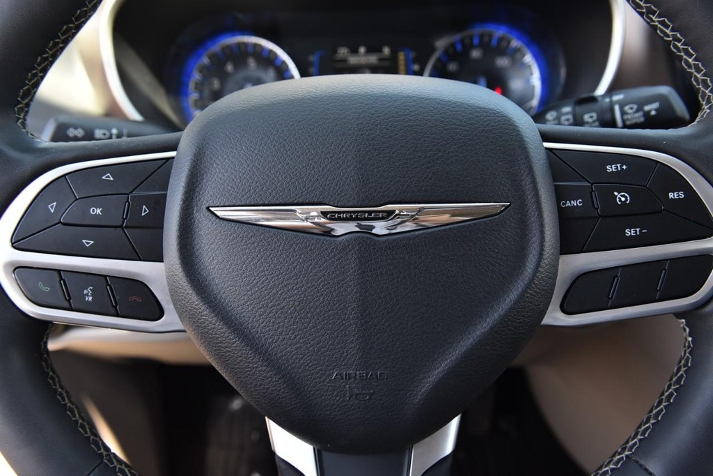 Chrysler Voyager Vehicle Image 17