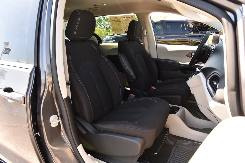 Chrysler Voyager Vehicle Image 19