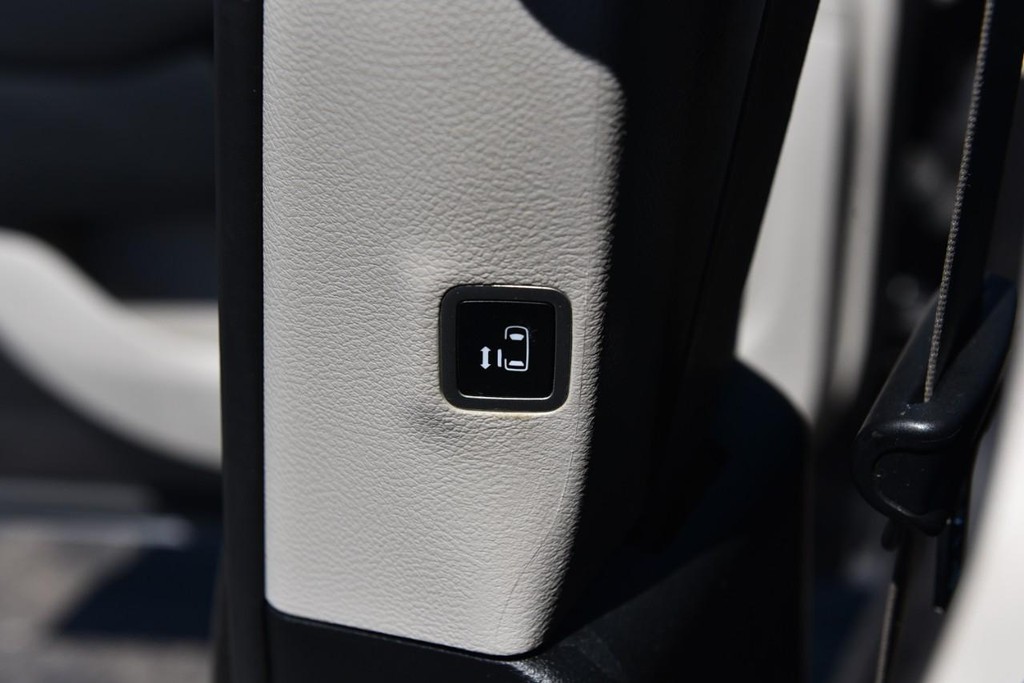 Chrysler Voyager Vehicle Image 22