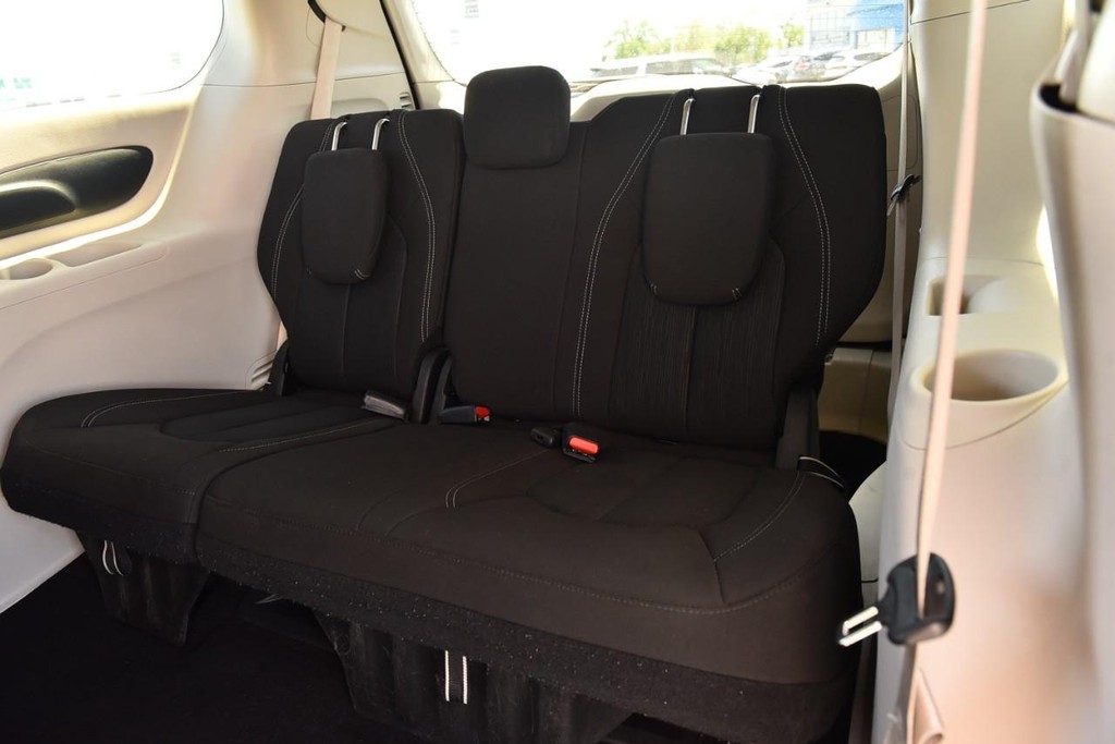 Chrysler Voyager Vehicle Image 23