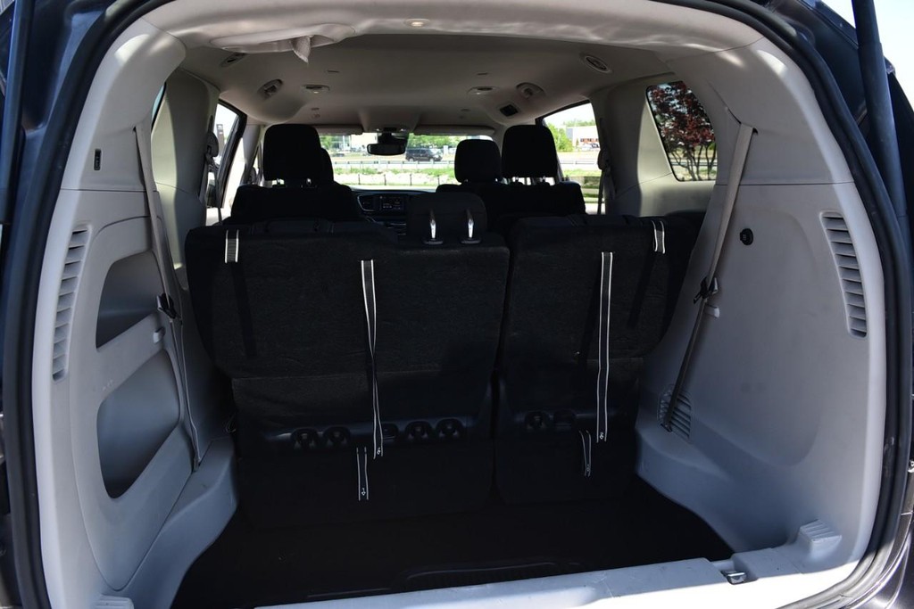 Chrysler Voyager Vehicle Image 24
