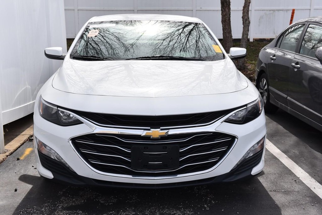 Chevrolet Malibu Vehicle Image 03