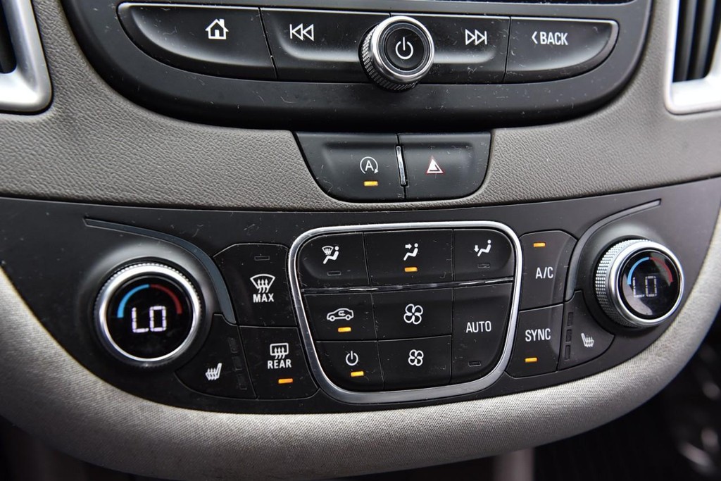 Chevrolet Malibu Vehicle Full-screen Gallery Image 13