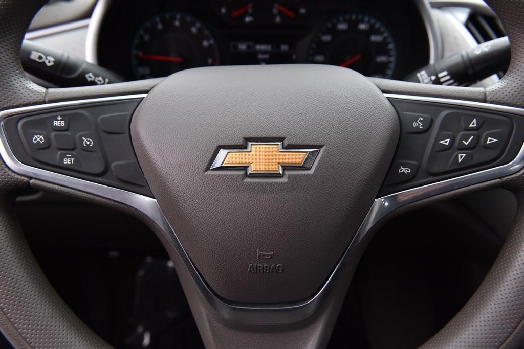 Chevrolet Malibu Vehicle Full-screen Gallery Image 16