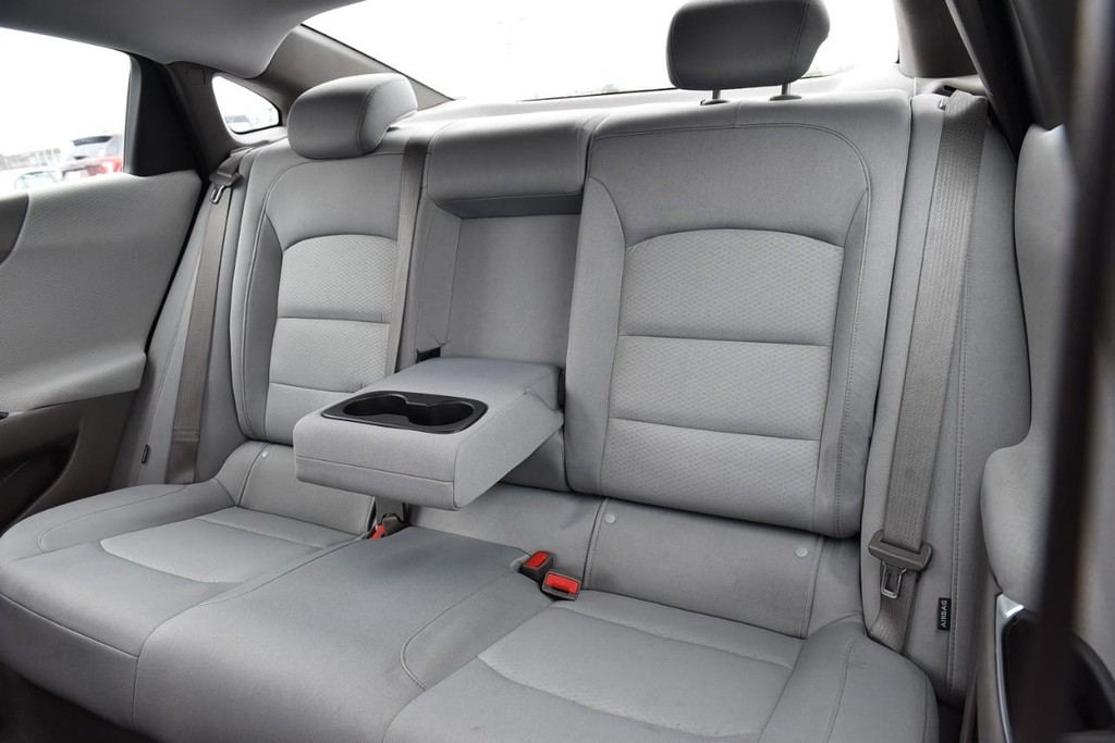 Chevrolet Malibu Vehicle Full-screen Gallery Image 19