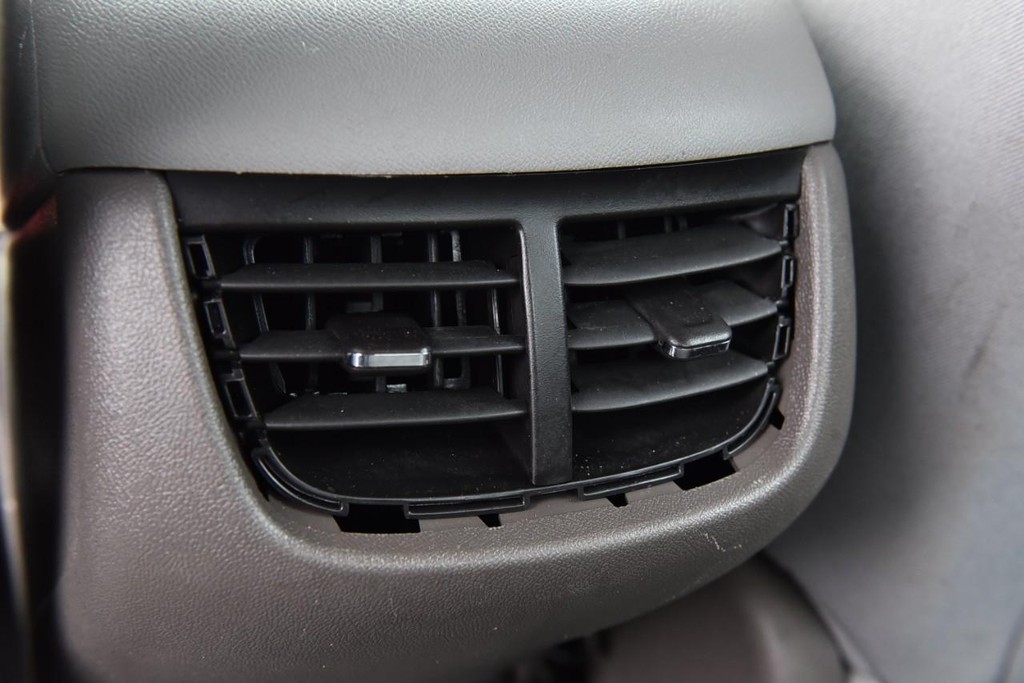 Chevrolet Malibu Vehicle Full-screen Gallery Image 20